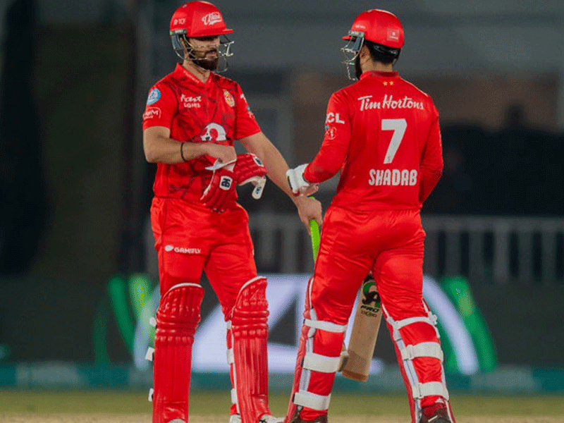 All-round Islamabad United edge Karachi Kings to boost playoffs hopes