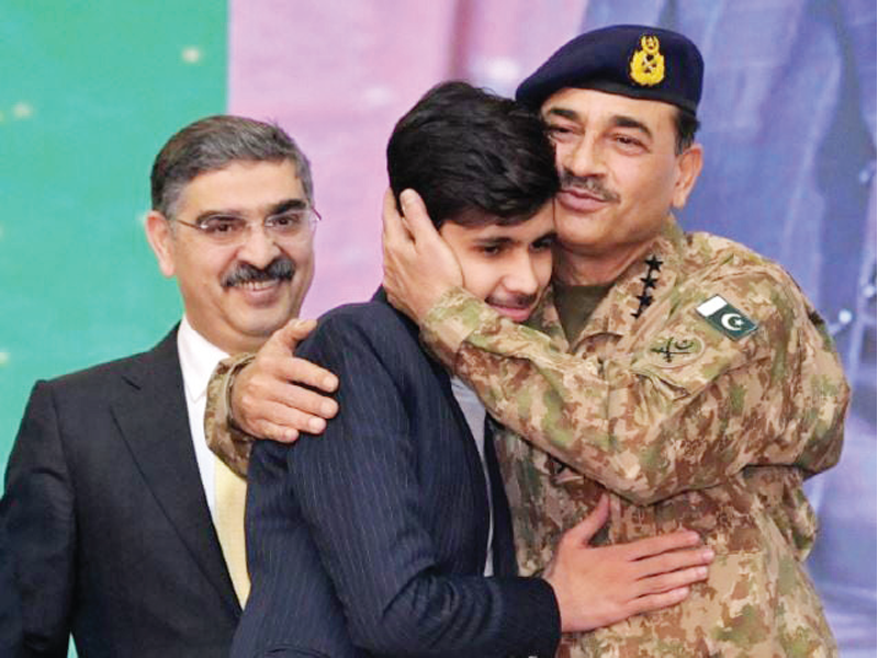 COAS Munir calls for positive use of social media to shun chaos COAS Munir calls for positive use of social media to shun chaos