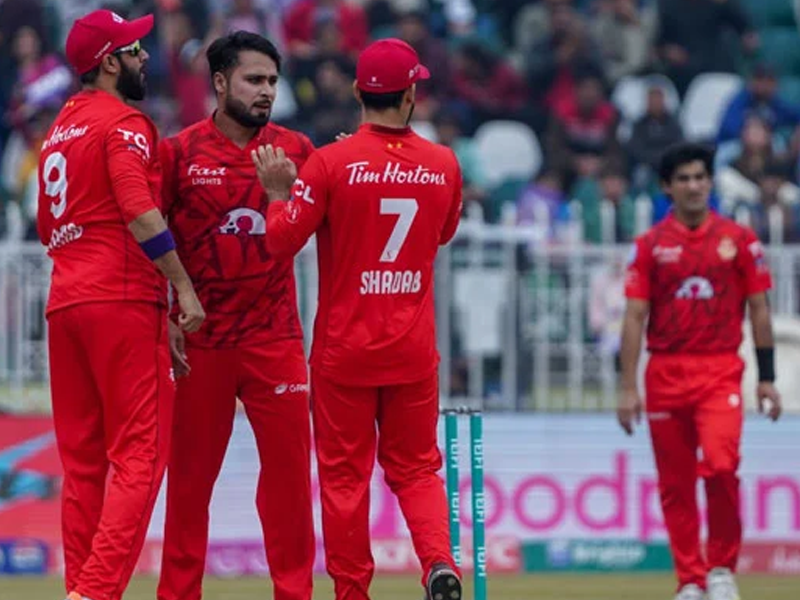 PSL 9: Islamabad United stun Multan Sultans, qualify for playoffs