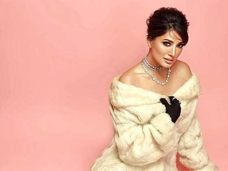 Mehwish strikes sight with new photos Mehwish strikes sight with new photos