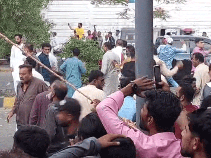 PPP, JI workers clash outside Arts Council after mayor election