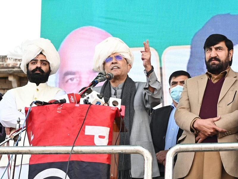 Asif Zardari vows to serve Chakwal at Jiyalas’ gathering
