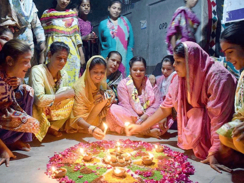 Hindus to get advance salary on eve of Diwali Hindus to get advance salary on eve of Diwali