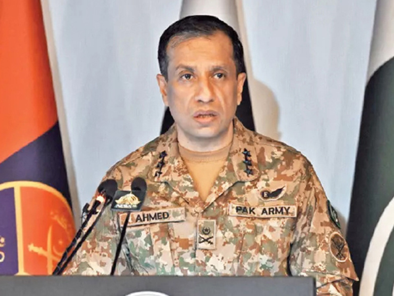 'Pakistan warns India of deep strikes'