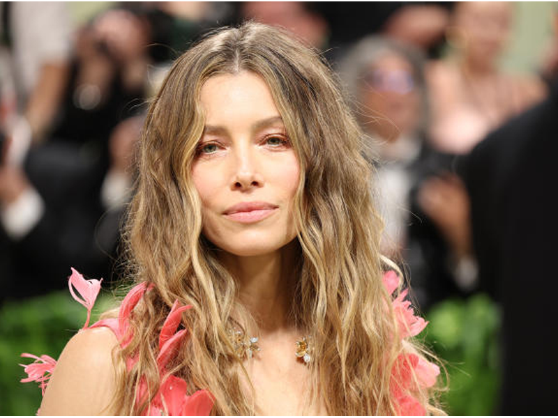 Jessica Biel losing her mind over Timberlake arrest Jessica Biel losing her mind over Timberlake arrest