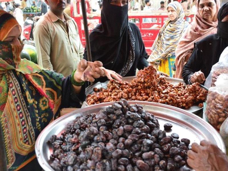 Open-hearted Karachiites amid Ramadan and mounting inflation