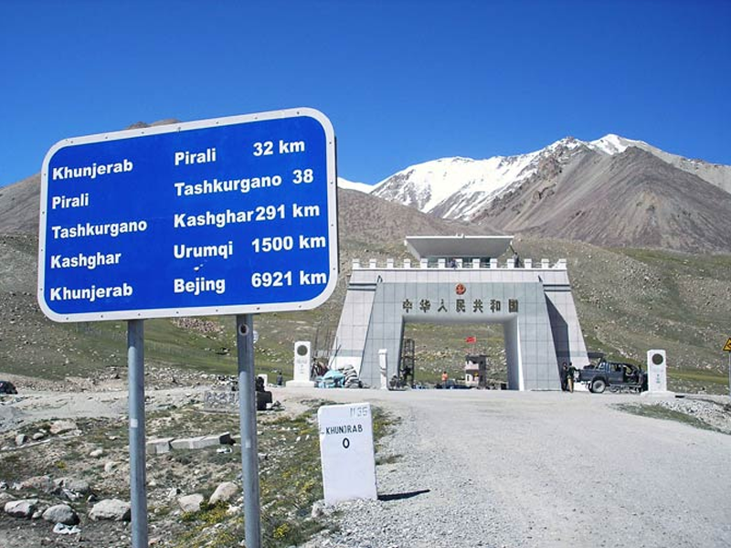 Khunjerab Pass opened for Pakistan-China trade after 3 years