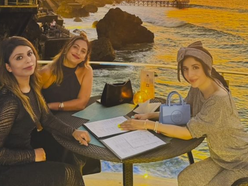 Mawra captures beautiful sunset of Bali Mawra captures beautiful sunset of Bali