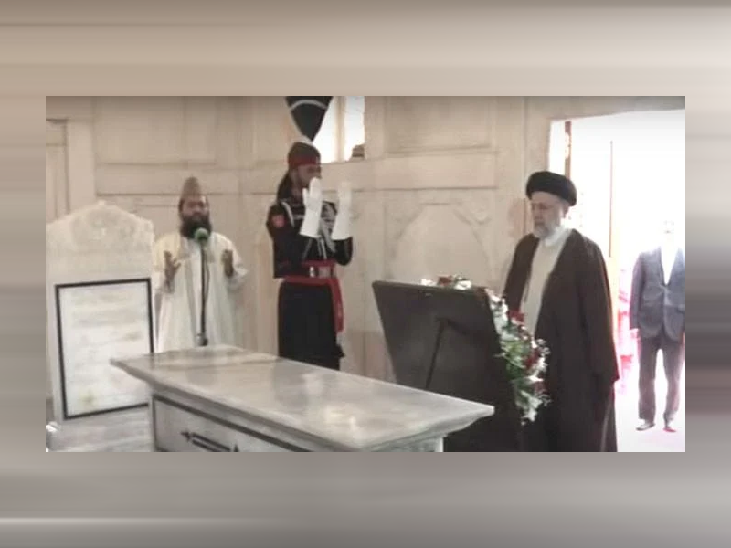 President Raisi visits Allama Iqbal's Mausoleum in Lahore