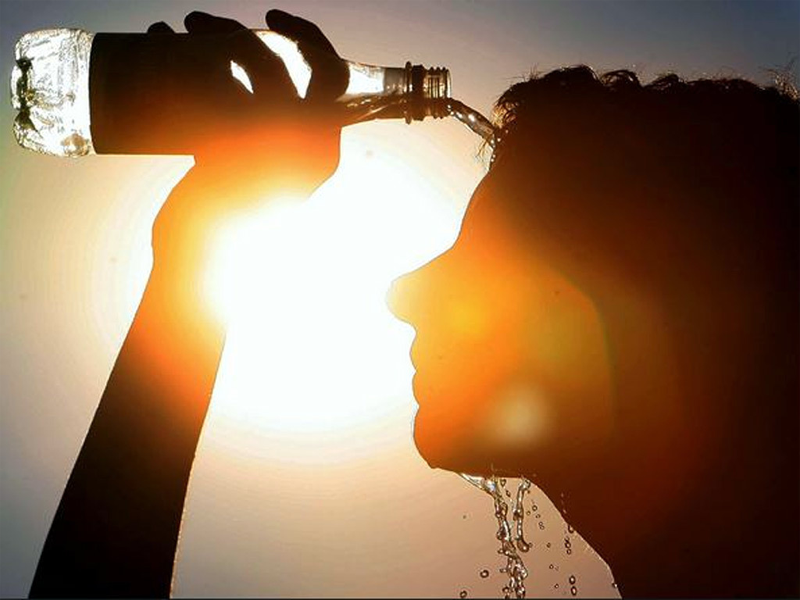 Karachi's hot weather to persist for 3 days
