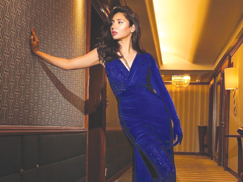 Mahira stuns at Saudi Arabia film fest, rubs shoulders with Hrithik Mahira stuns at Saudi Arabia film fest, rubs shoulders with Hrithik