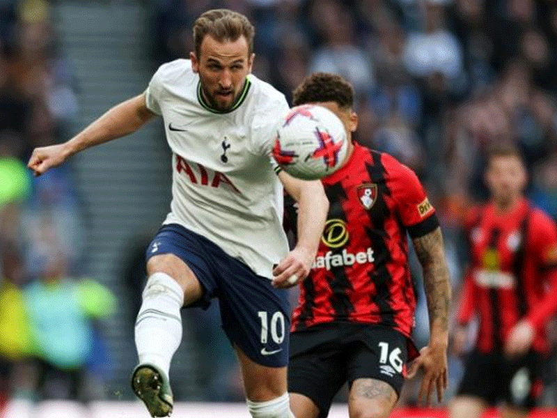 Kane can win a trophy at Tottenham, says Levy