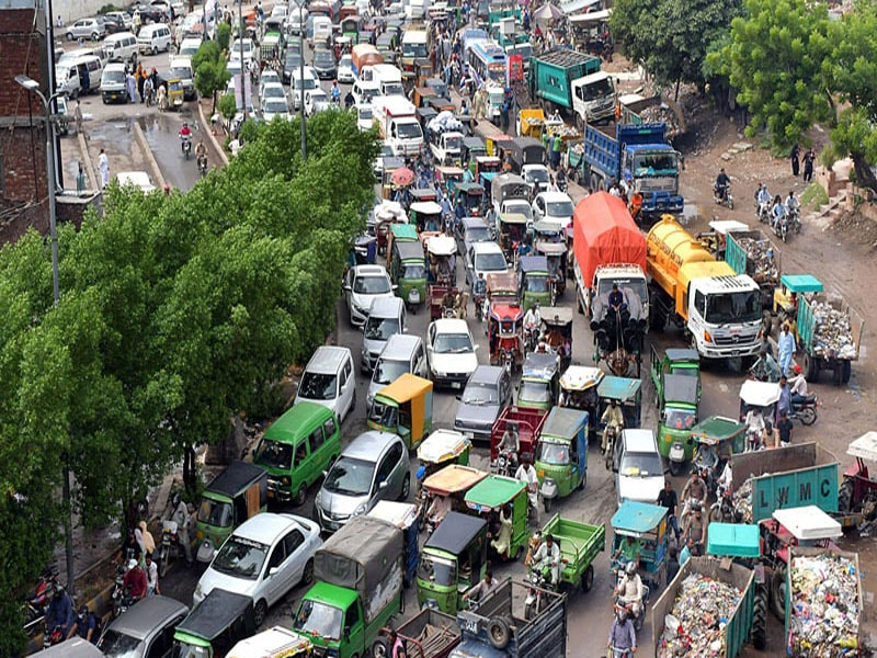 Reasons behind increasing road accidents in Karachi Reasons behind increasing road accidents in Karachi
