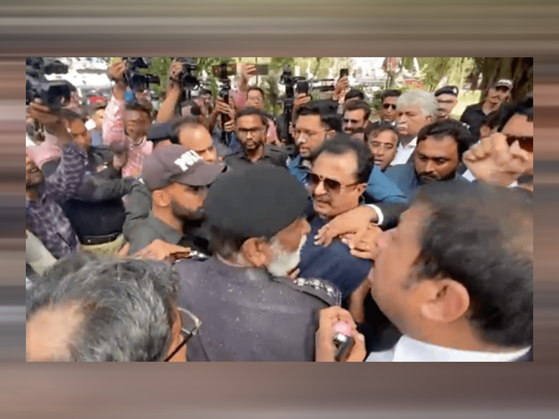 PTI leader Haleem Adil Sheikh arrested outside SHC PTI leader Haleem Adil Sheikh arrested outside SHC