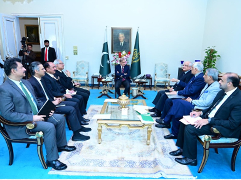 PM calls for inclusion of global experts in economic reforms consultation process