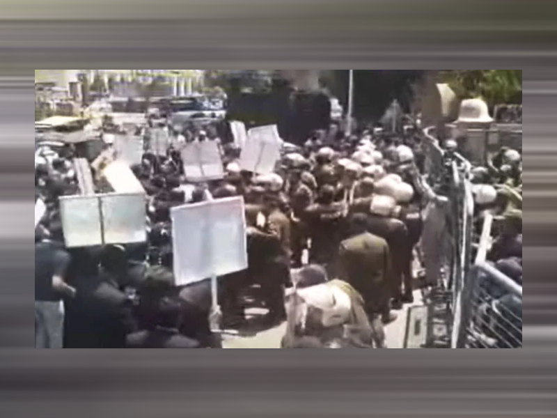 Several lawyers arrested amid protest outside LHC