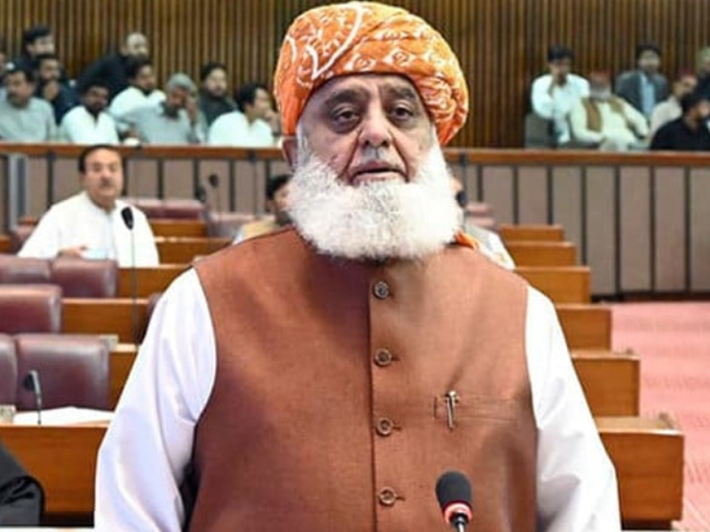 Fazl opposes extension of service terms in judiciary, bureaucracy Fazl opposes extension of service terms in judiciary, bureaucracy