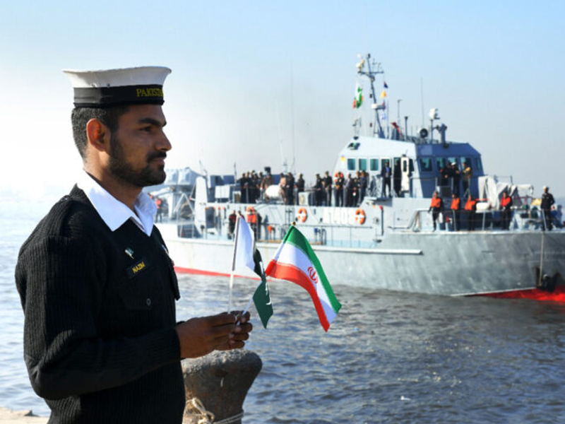 Iranian Navy ships visits Pakistan
