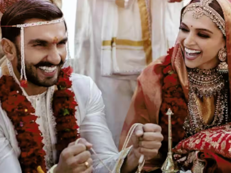 Fans curious as Ranveer deletes his wedding pictures