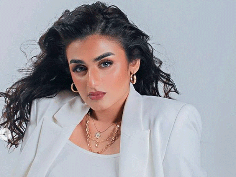 Hira sets internet on fire with new photoshoot