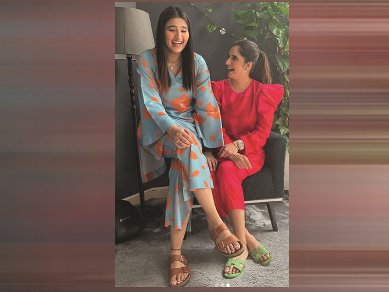Sania shows off her casual style in comfortable outfit Sania shows off her casual style in comfortable outfit