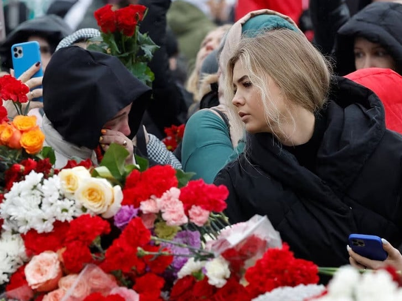 Russia mourns victims of deadly concert-hall attack, Putin promises punishment
