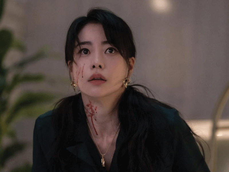 Lim Ji Yeon from ‘Glory’ tears up during an interview