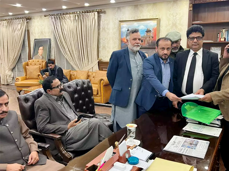 PPP, PML-N submit no-trust motion against CM Punjab Elahi PPP, PML-N submit no-trust motion against CM Punjab Elahi