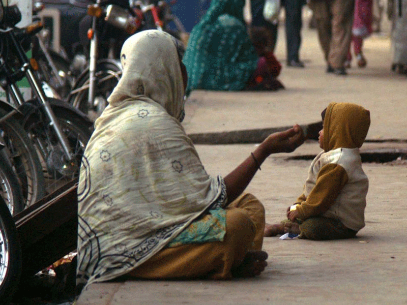 Karachi becomes hub of ‘professional beggars’ in Ramadan