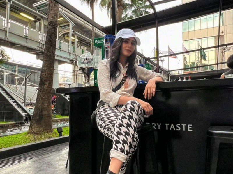 Sehar Khan vacation mode in Bangkok Sehar Khan vacation mode in Bangkok