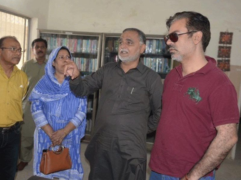 DMC East opens library at Hussain Hazara Goth: Administrator