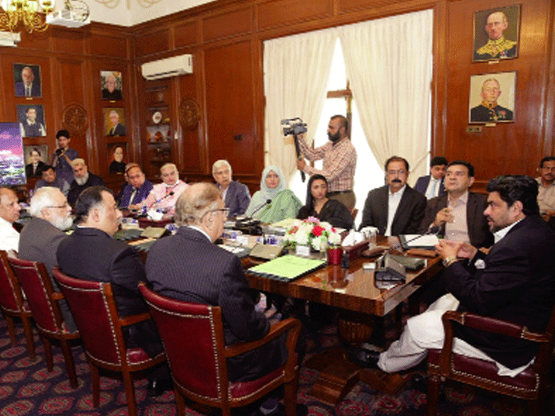 Tessori discusses issues with VCs of Sindh varsities