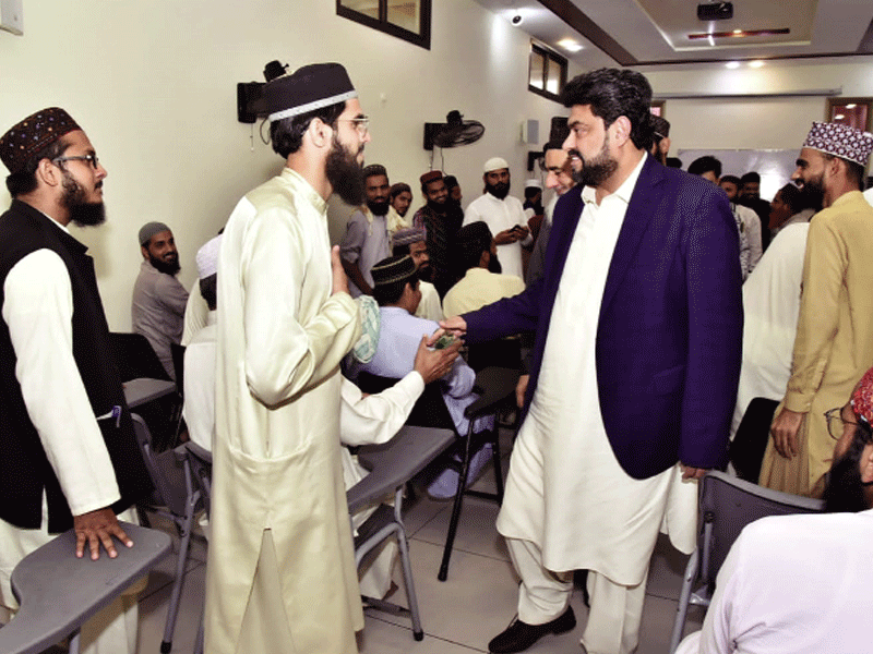 Sindh Gov visits Jamia Darul Uloom Memon Masjid
