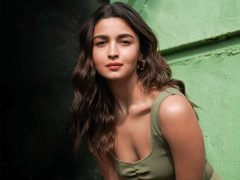 Alia Bhatt reacts to Ranbir Kapoor’s ‘Tu Jhoothi Main Makkaar’ title reveal Alia Bhatt reacts to Ranbir Kapoor’s ‘Tu Jhoothi Main Makkaar’ title reveal