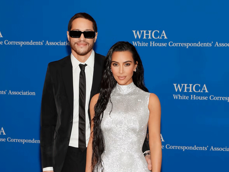 Pete turns real-life ‘Aladdin’ for Kim ahead of Hulu series premiere Pete turns real-life ‘Aladdin’ for Kim ahead of Hulu series premiere