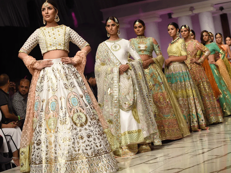 Navigating the divide: Cultural appropriation in fashion and its impact Navigating the divide: Cultural appropriation in fashion and its impact