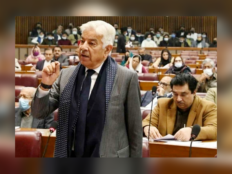 Saqib Nisar asks Kh Asif ‘to stay within limits’