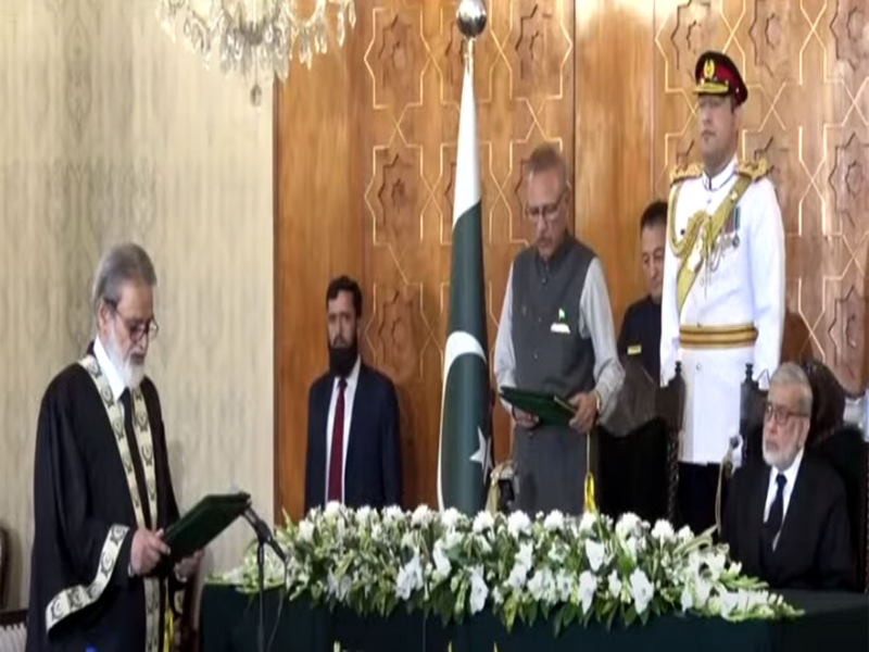 President administers oath to Dr Anwar as Alim Judge of FSC President administers oath to Dr Anwar as Alim Judge of FSC