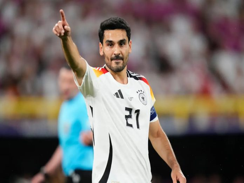 Ilkay returns to Manchester City from Barcelona Ilkay returns to Manchester City from Barcelona