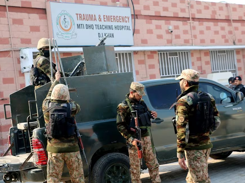 DI Khan blast: at least 5 cops martyred, two others injured DI Khan blast: at least 5 cops martyred, two others injured