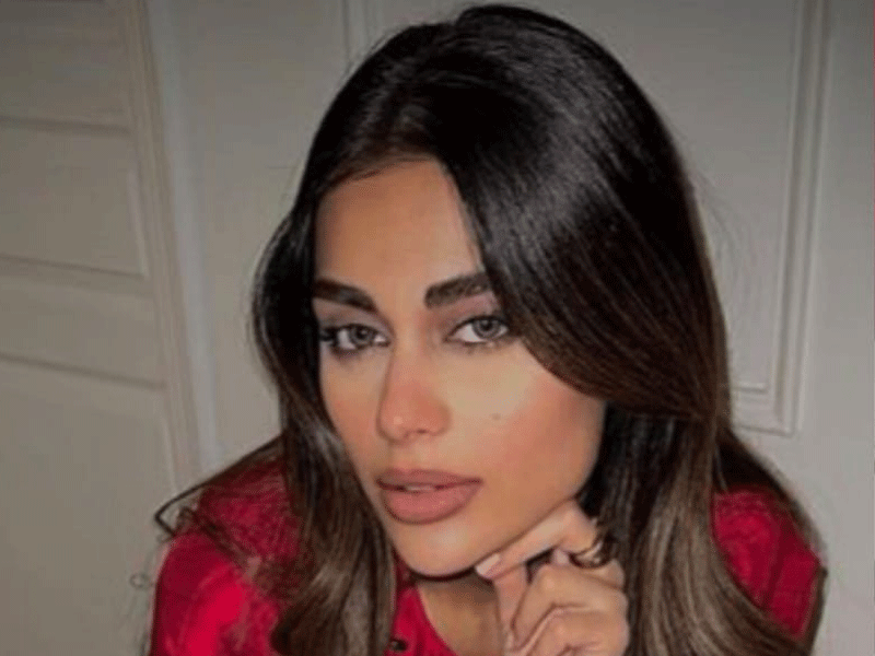 Red roses, red outfit, more: Shahroz has Sadaf blushing in love Red roses, red outfit, more: Shahroz has Sadaf blushing in love