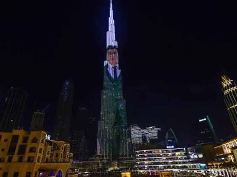 Shah Rukh Khan lights up iconic Burj Khalifa Shah Rukh Khan lights up iconic Burj Khalifa