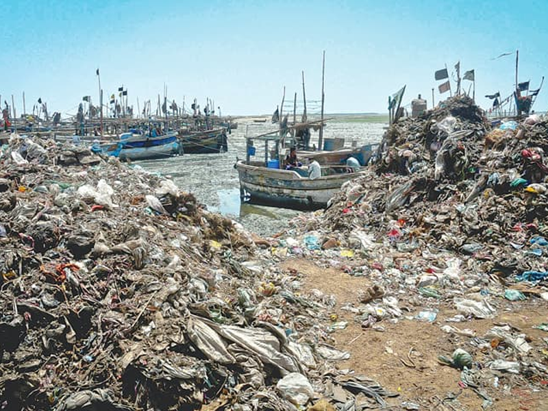 Korangi, Landhi become hotbed of water issues