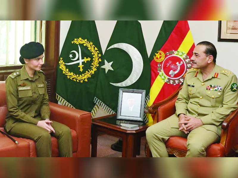 COAS lauds ASP Shehrbano for rescuing woman from mob