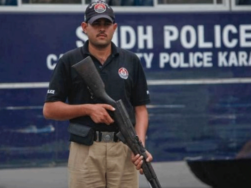 Karachi police nabs seven ‘street criminals’ Karachi police nabs seven ‘street criminals’