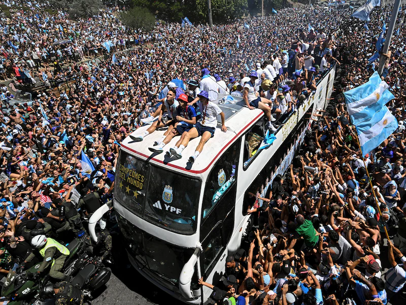 Fan gloom as Argentina World Cup victory parade ends abruptly Fan gloom as Argentina World Cup victory parade ends abruptly