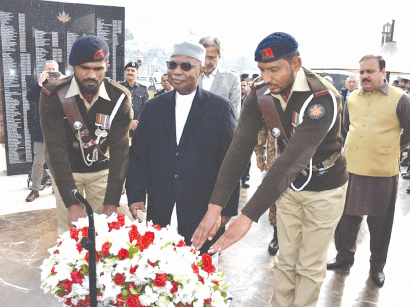 OIC Secretary General lays wreath at J&K Monument