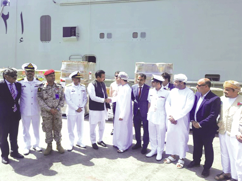 Omani Sultanate hands over relief goods to Maritime Minister