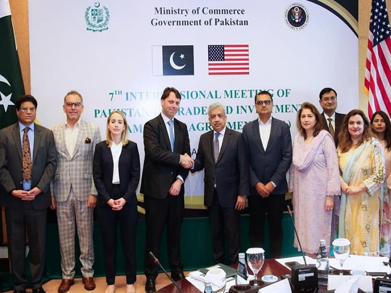 Pakistan, US officials engage to improve trade, investment