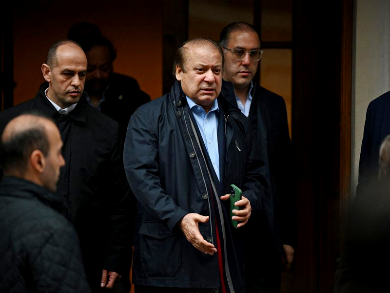 Nawaz seeks action against ex-CJP Nisar over 'violating Constitution' Nawaz seeks action against ex-CJP Nisar over 'violating Constitution'